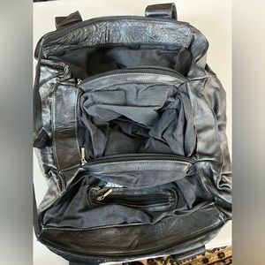 Exezo black leather pocketbook